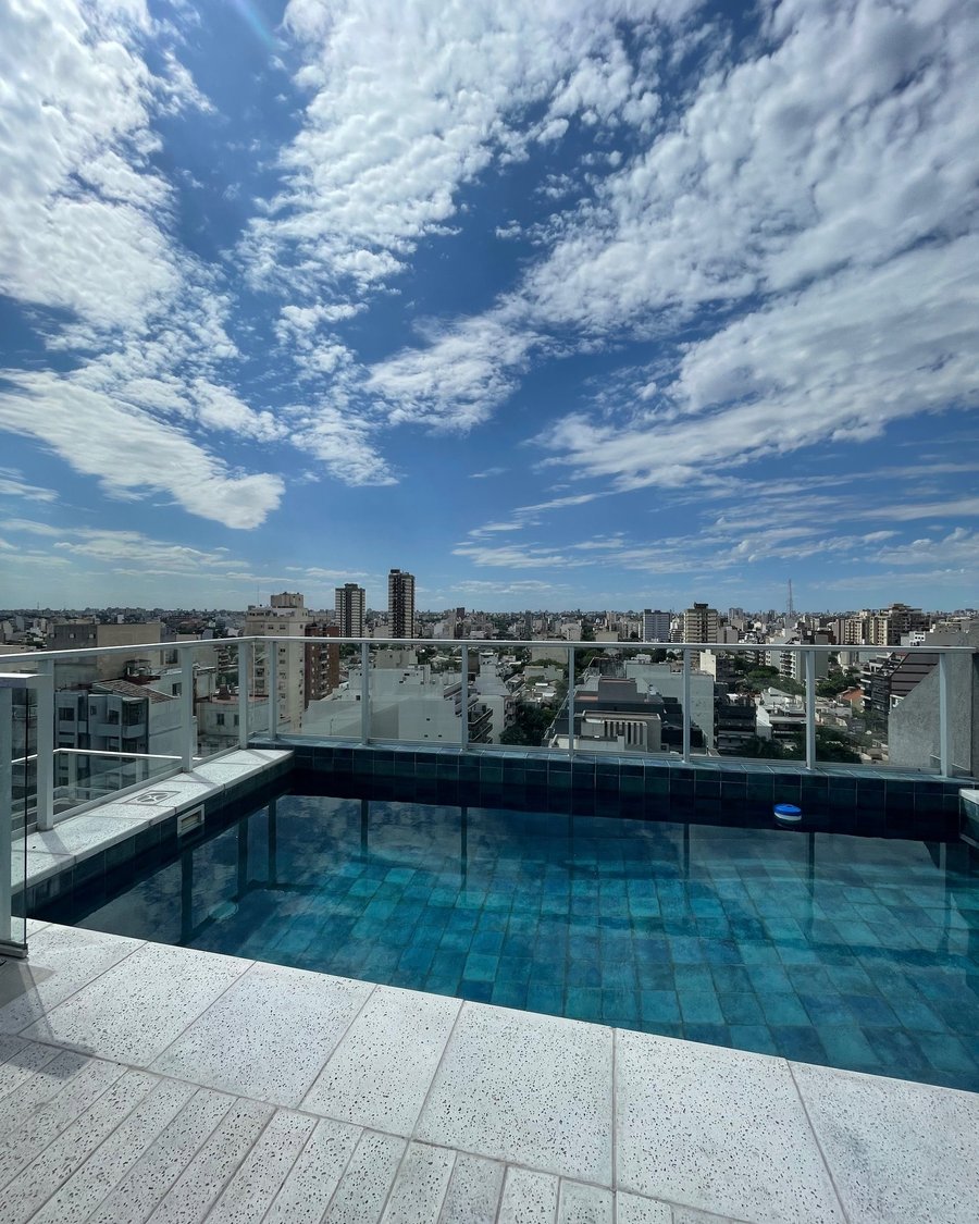 Vista de pileta en amenities de edificio